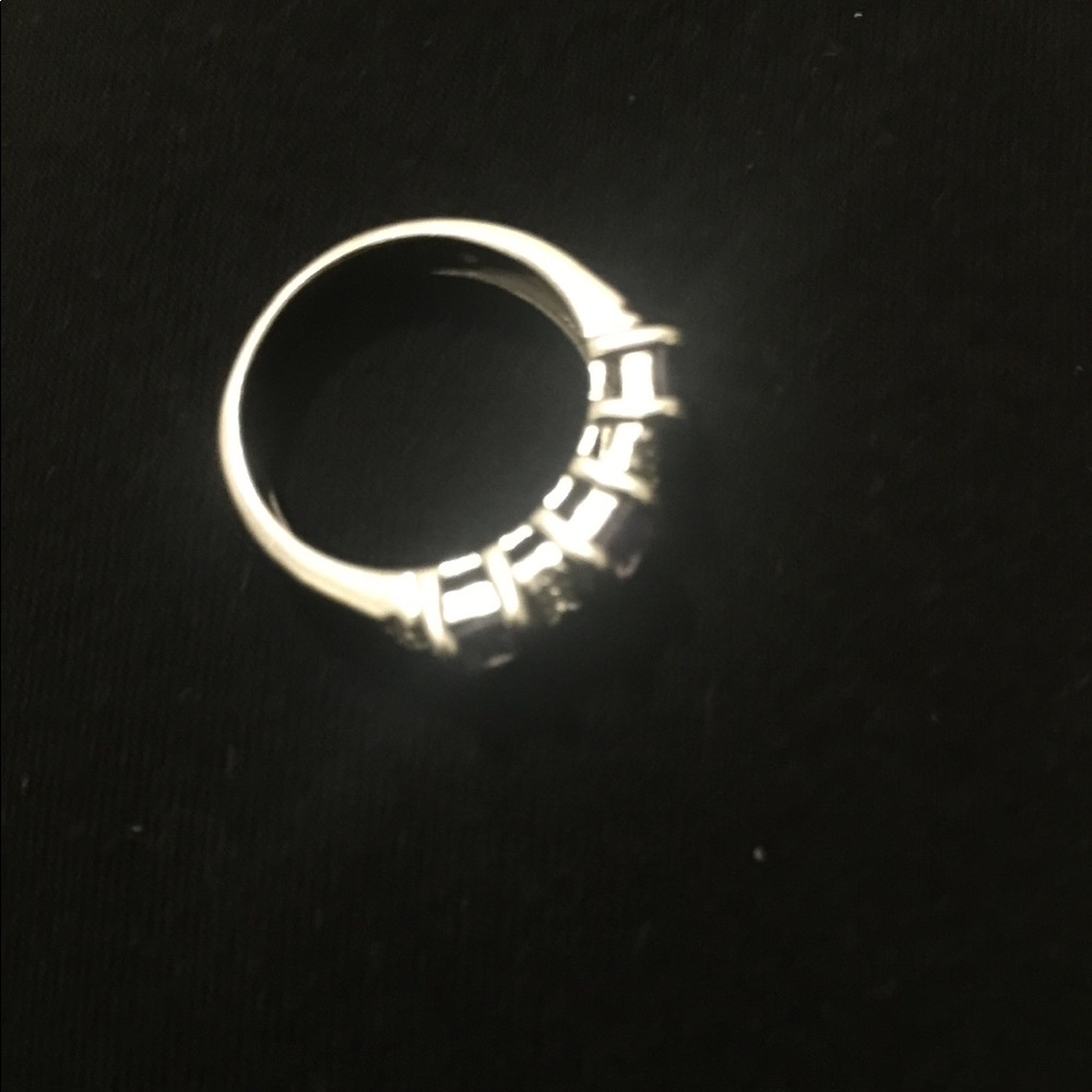 Silver ring - Picture 2 of 2